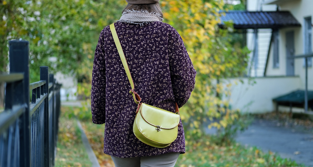 великолепная фиолетовая сумочка в винтажном стиле для девушки