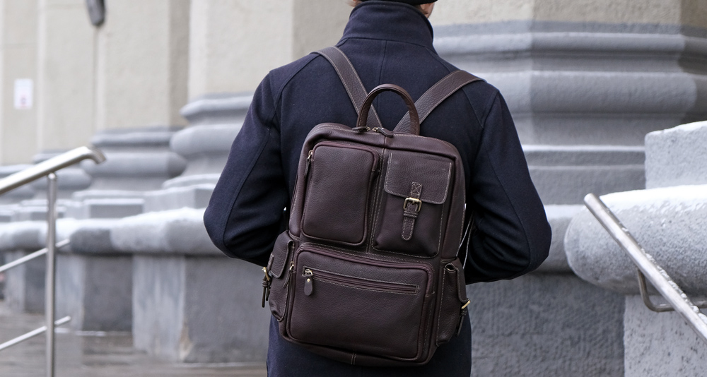 большой коричневый городской рюкзак из мягкой кожи прямоугольной формы