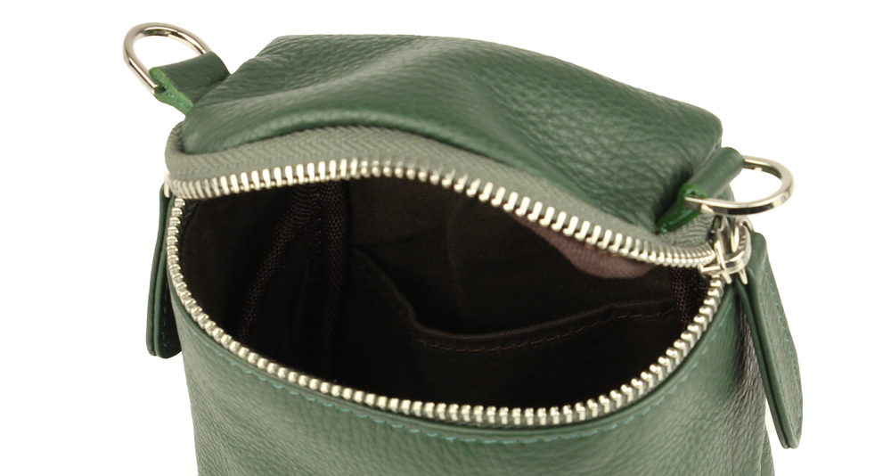 маленькая кожаная сумка с плечевым ремнём зеленого цвета