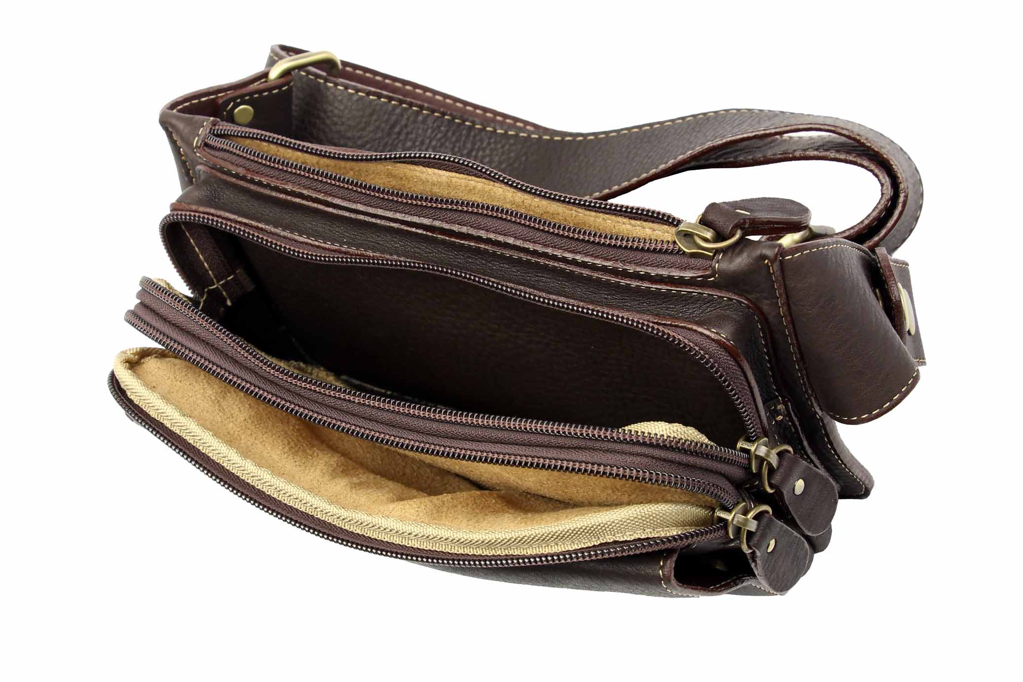удобная сумка на пояс коричневого цвета