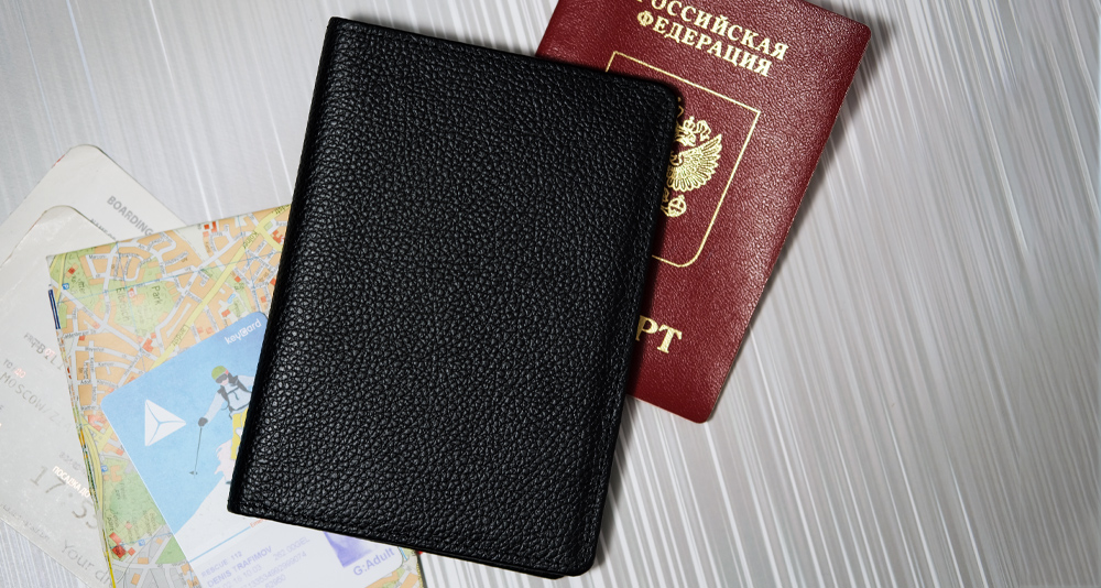 обложка на паспорт из натуральной черной кожи