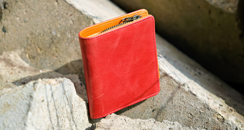 удобный кожаный кошелёк из натуральной кожи красного цвета